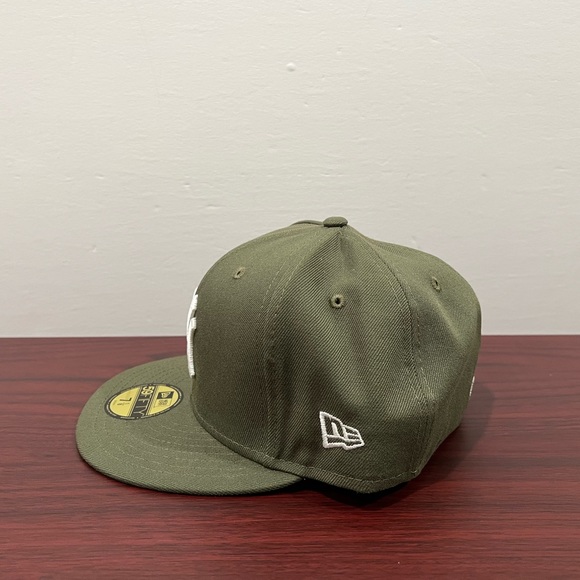 New Era, 59Fifty Fitted Hat, New York Yankees, Olive Green & White - Picture 4 of 9